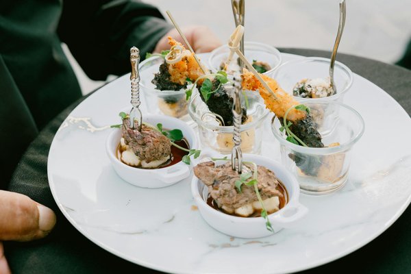 How do compact uk kitchens inspire minimalist living choices?